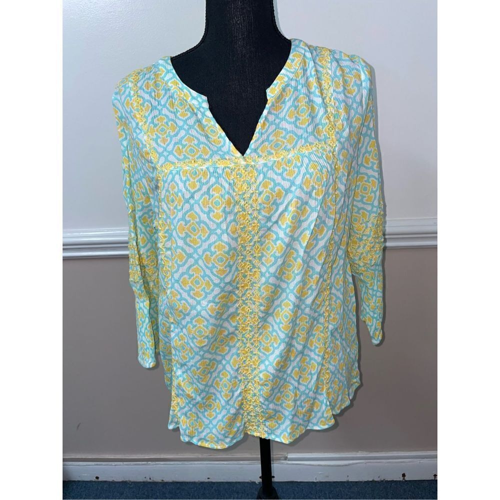 Crown & Ivy V Neck Blouse Size Medium-3/4 Sleeve